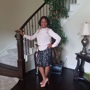 Meet your Posher, Mfon